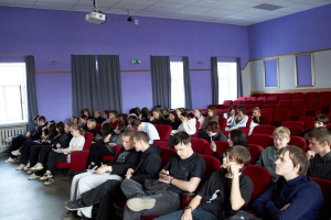 Единство в многообразии: как нейросети видят народы России