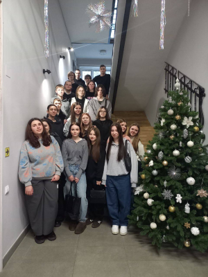 Не просто игрушки: студенты Щёлковского колледжа узнали историю новогодней ёлки