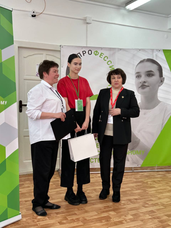 Чемпионат &quot;Профессионалы&quot; по компетенции &quot;Ногтевой сервис&quot;