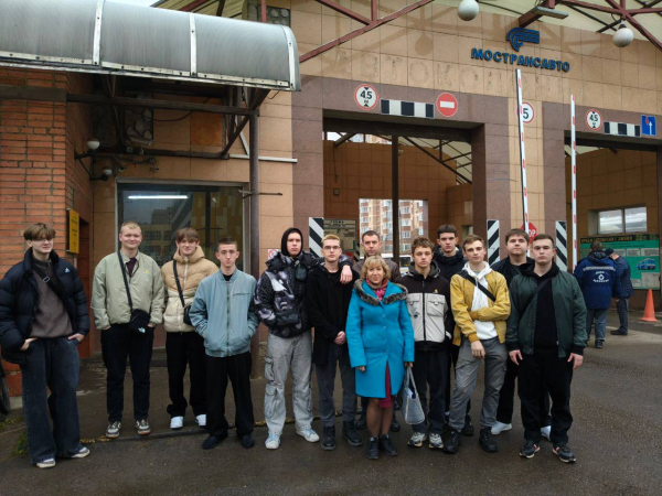 От теории к практике: студенты Щелковского колледжа посетили автоколонну №1785