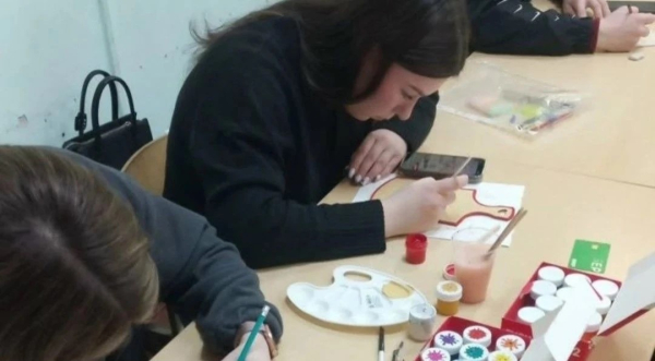 ДЕКОРАТИВНО-ПРИКЛАДНОЕ ИСКУССТВО ОБЪЕДИНЯЕТ ПОКОЛЕНИЯ