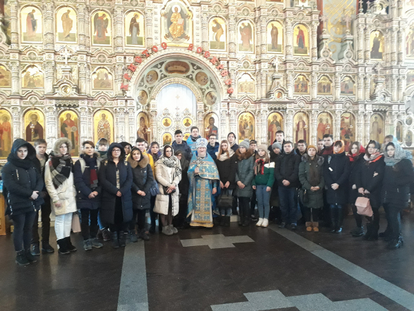 Обучающиеся СП № 3 на празднике Сретения Господня в Троицком соборе г. Щёлково